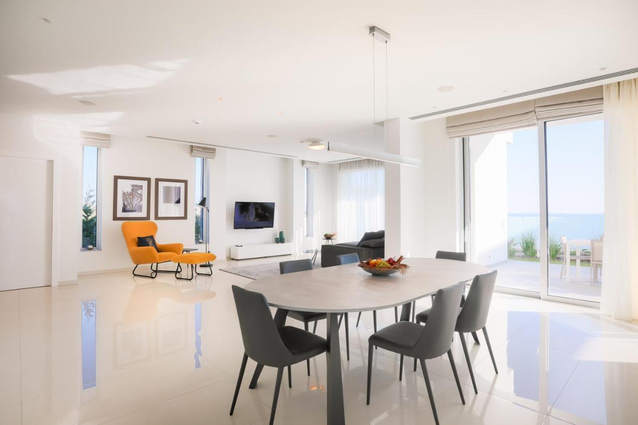 Sea Pearl Beachfront Villas - Breeze Ayía Nápa Extérieur photo