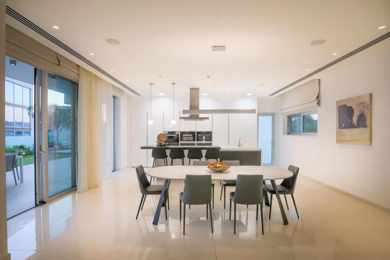 Sea Pearl Beachfront Villas - Breeze Ayía Nápa Extérieur photo
