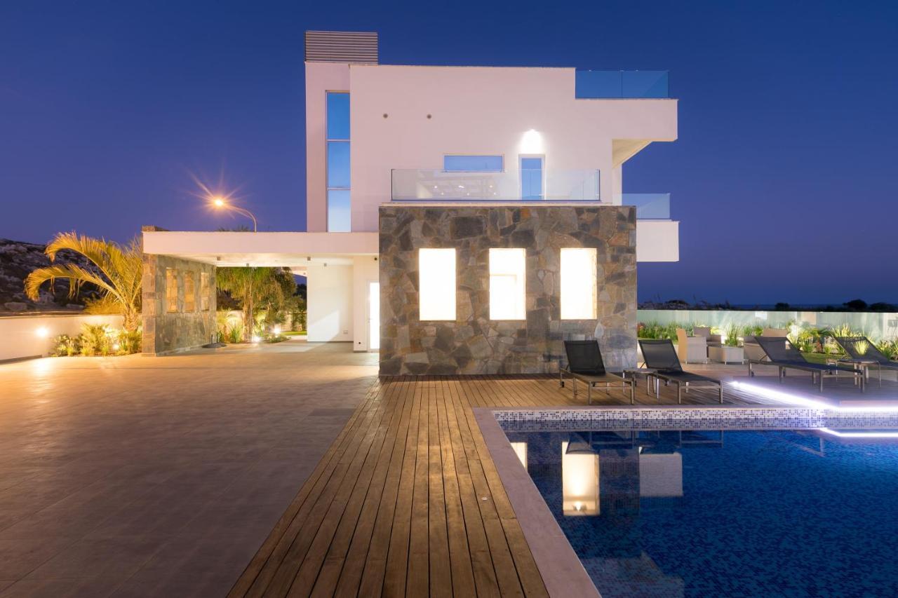 Sea Pearl Beachfront Villas - Breeze Ayía Nápa Extérieur photo
