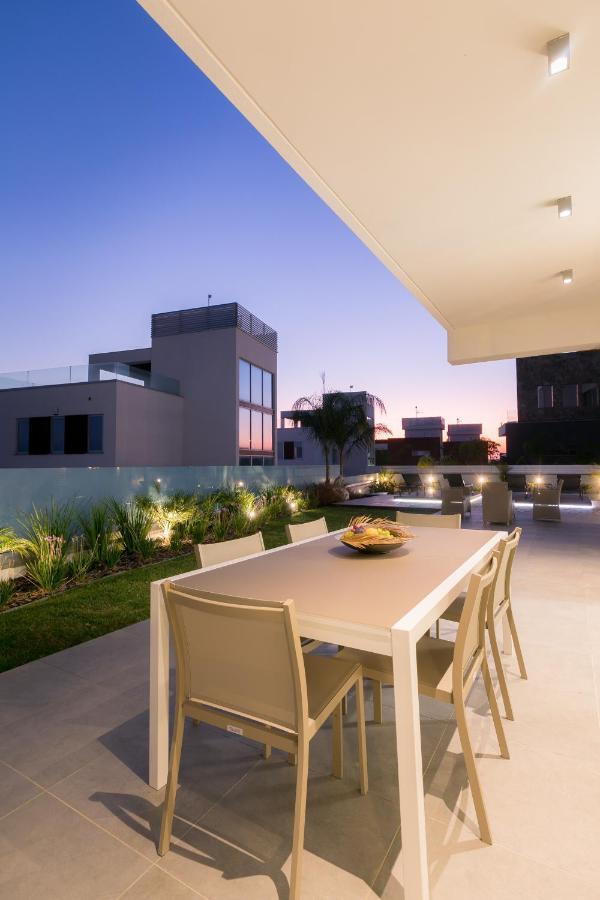 Sea Pearl Beachfront Villas - Breeze Ayía Nápa Extérieur photo