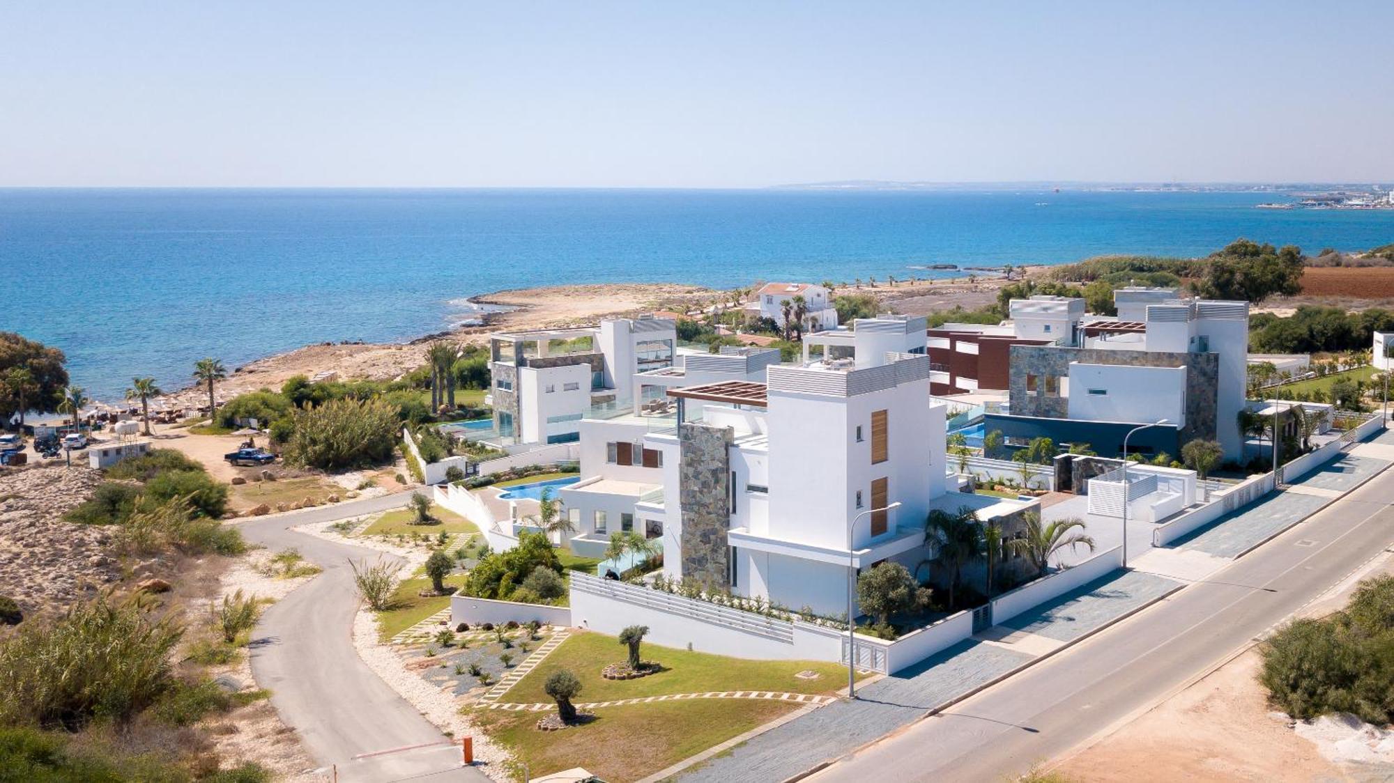 Sea Pearl Beachfront Villas - Breeze Ayía Nápa Extérieur photo